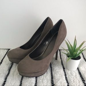 Taupe Platform Pumps Size 9